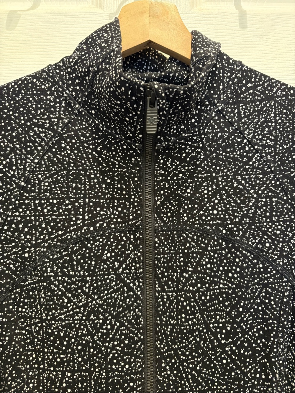 LULULEMON Define Jacket - Picture 2 of 6